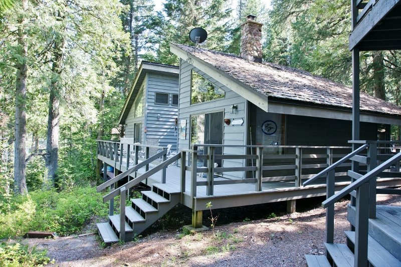 Vacation Rental, Glacier National Park, Lake McDonald, Cabin, Waterfront