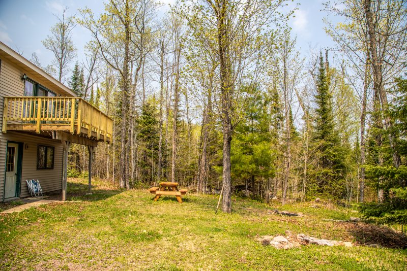 Maple Haven Caribou Lake Cabin Tucked Within The Maple Forest of Lutsen