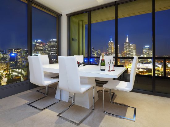 3 Bedroom Luxury Apartments Melbourne(45).jpg