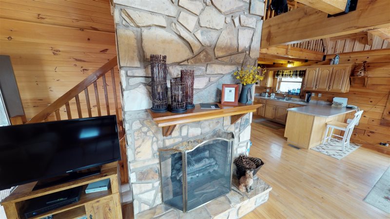 Secluded Log Cabin W Hot Tub Pool Table Free Boat Slip Perfect For The Entire Family