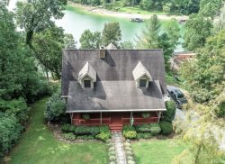 Heartland House- Beautiful 4BR Lakefront Home in a cove, with Private covered Dock and Gorgeous Views!!! 