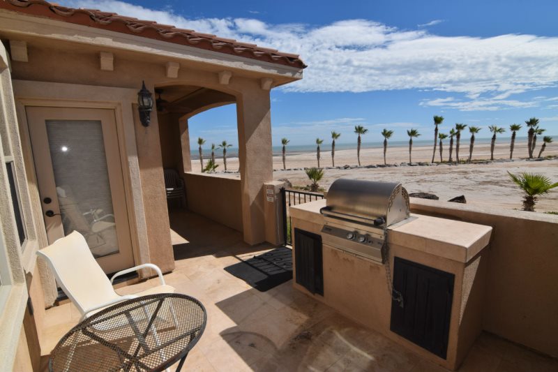 San Felipe beach front rental home in Eldorado Ranch sleeps 4 guests