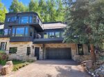 5 bed, 5 bath Newly Updated, Golf Course Home in Close Proximity to Vail for Skiing and Dining