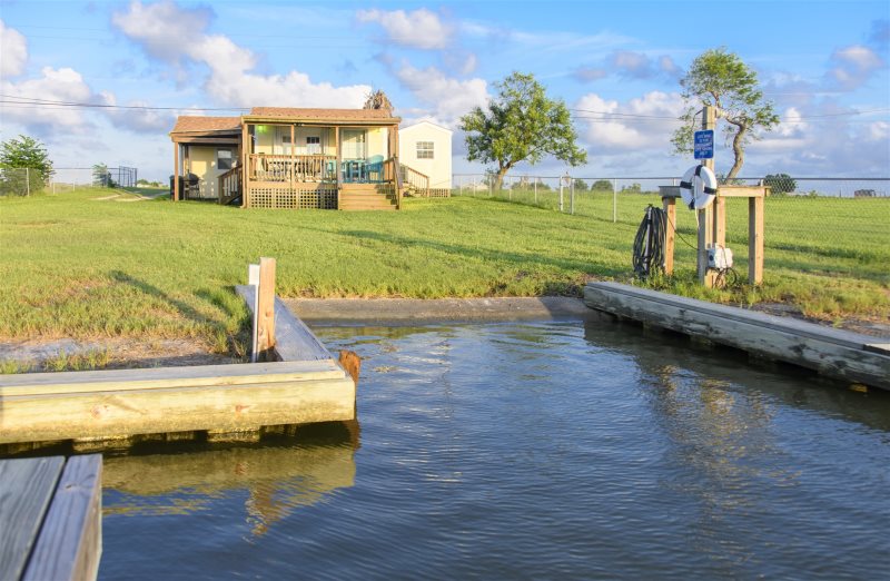 Canal Front Cottage Rockport Tx Miss Kitty S Fishing Getaways