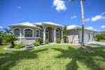White Sands - Tropical Vacation Rental with lots of Privacy!