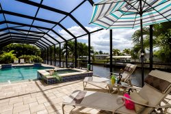 Maison Soleil - Luxury Home with Saltwater pool and direct Sailboat Access - Pool table