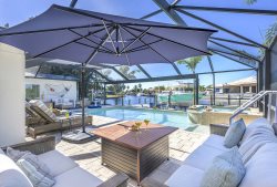 Reel and Relax - New remodeled with Sailboat Access - Pool Table