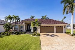 Bella Vida - New Waterfront rental Cape Coral with Gulf Access   *currently no pool cage present*