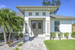Blue Sapphire - Modern New Construction Vacation Home Cape Coral