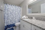 Hallway Bathroom with Shower/Tub Combo