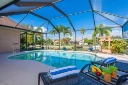 Gulf Retreat - With Pool Table & 2 King Size Beds - Pet Friendly -