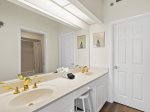 Master en suite with double vanity