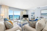 Totally Renovated Condo w/ new furnishings and TV
