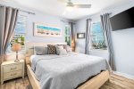 Master BR 1st floor w/ King Bed