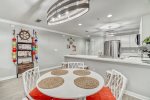Dining & Kitchen