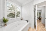 Jacuzzi Tub in Master Bathroom