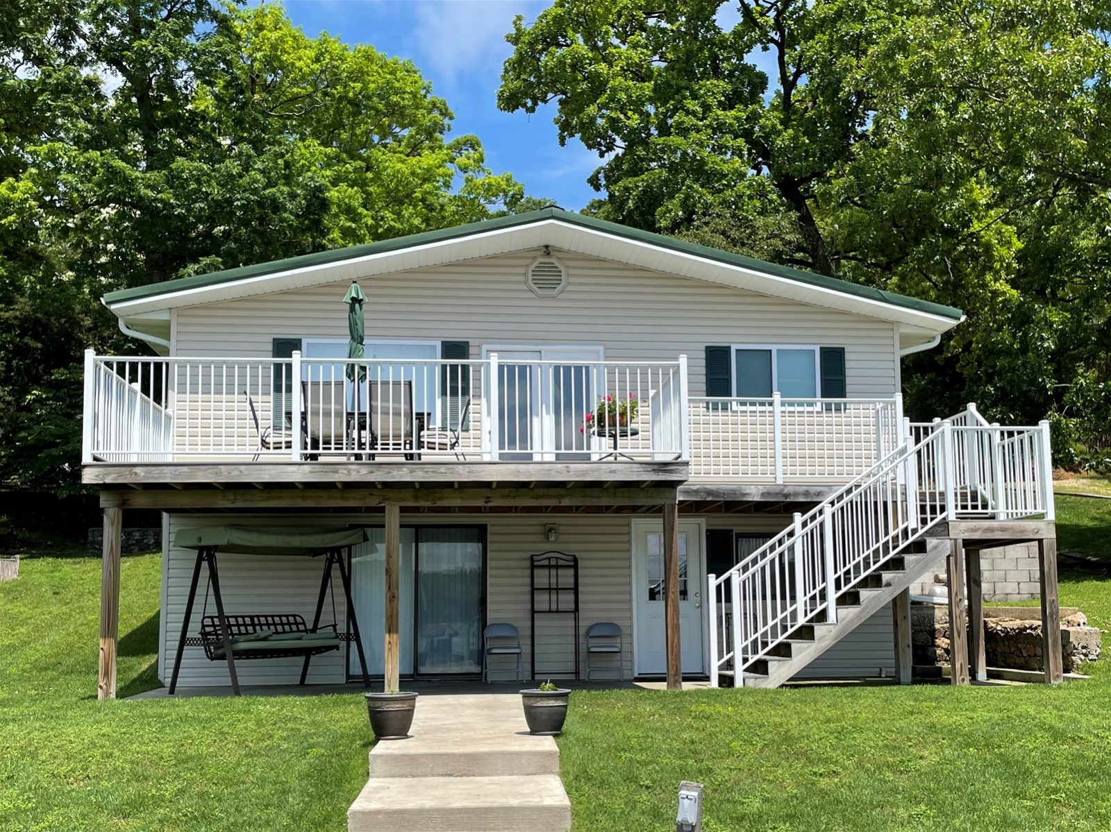 Roger's Cabin Vacation Rental Cabin Lake of the Ozarks Missouri