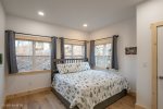 Second Floor King Bed w/ TwinXL Trundle - En Suite w/ Stall Shower