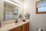 Main Level Master Bath - Tub/Shower Combo