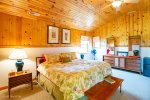 Second Level Master Suite w/ Queen Bed