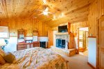 Second Level Master Suite w/ Queen Bed