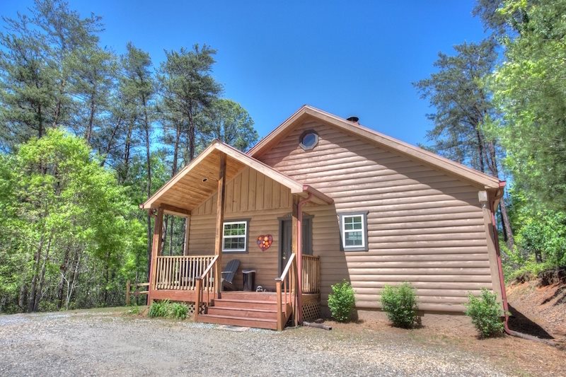 Vista Ridge | 1 Bdr Helen GA Vacation Romantic Cabin Rental