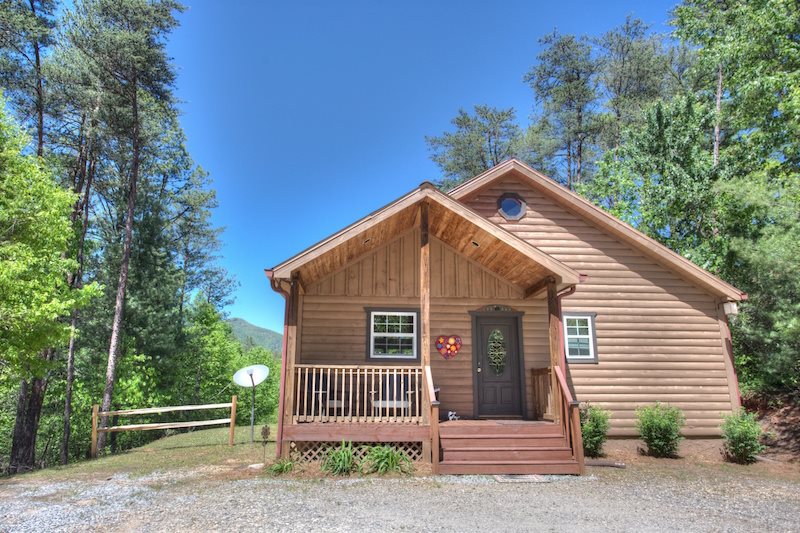 Vista Ridge | 1 Bdr Helen GA Vacation Romantic Cabin Rental