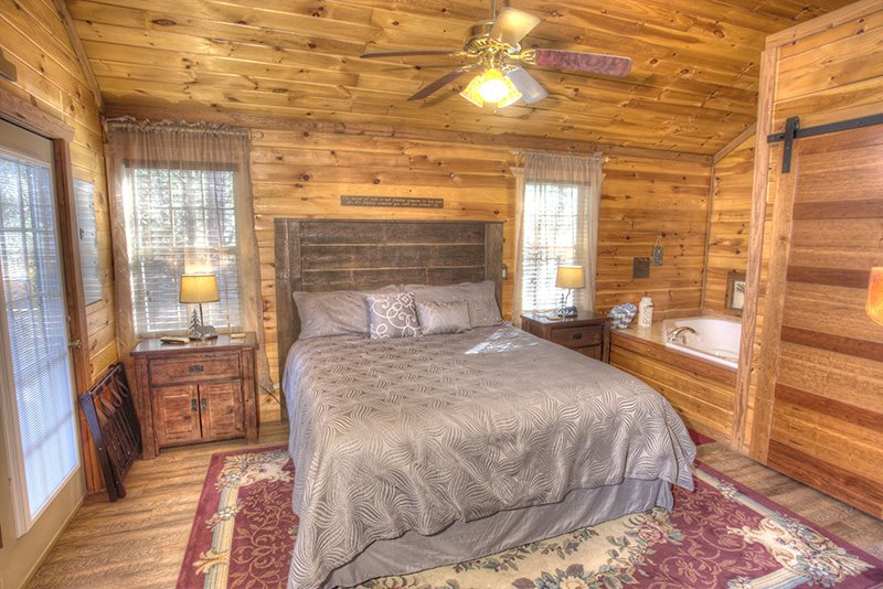 Vista Ridge | 1 Bdr Helen GA Vacation Romantic Cabin Rental