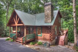 Southern Comfort - Ultimate and Spacious Vacation Cabin Getaway with Fabulous Entertainment Area
