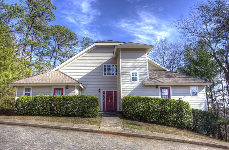 Spacious Cabin Rental in Helen sleeps 20 Innsbruck Golf Resort