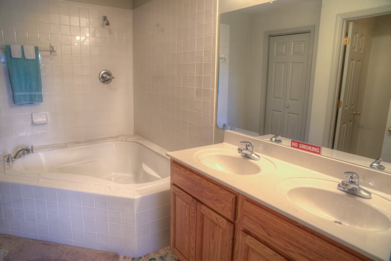 Spacious Cabin Rental in Helen sleeps 20 Innsbruck Golf Resort