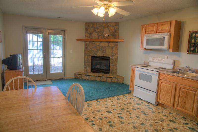 Spacious Cabin Rental in Helen sleeps 20 Innsbruck Golf Resort