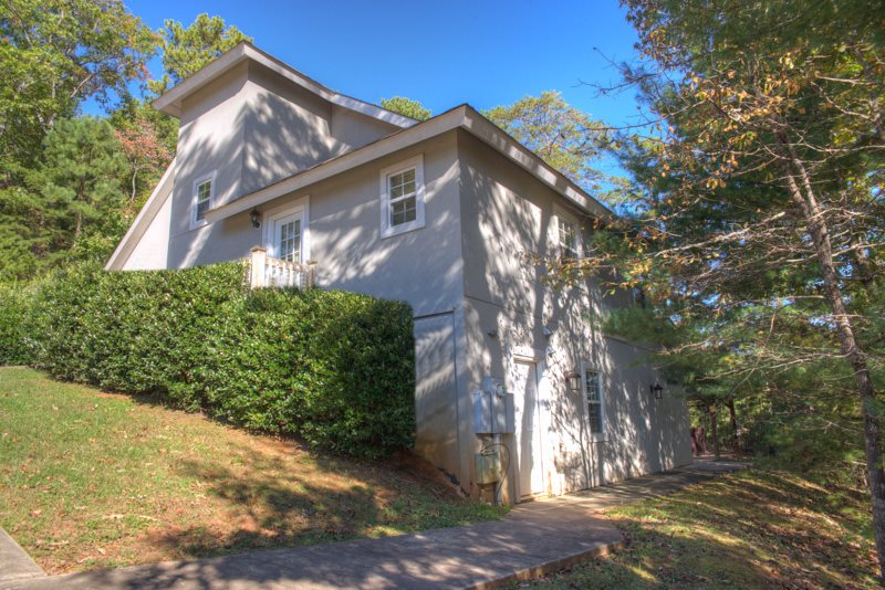 Spacious Cabin Rental in Helen sleeps 20 Innsbruck Golf Resort