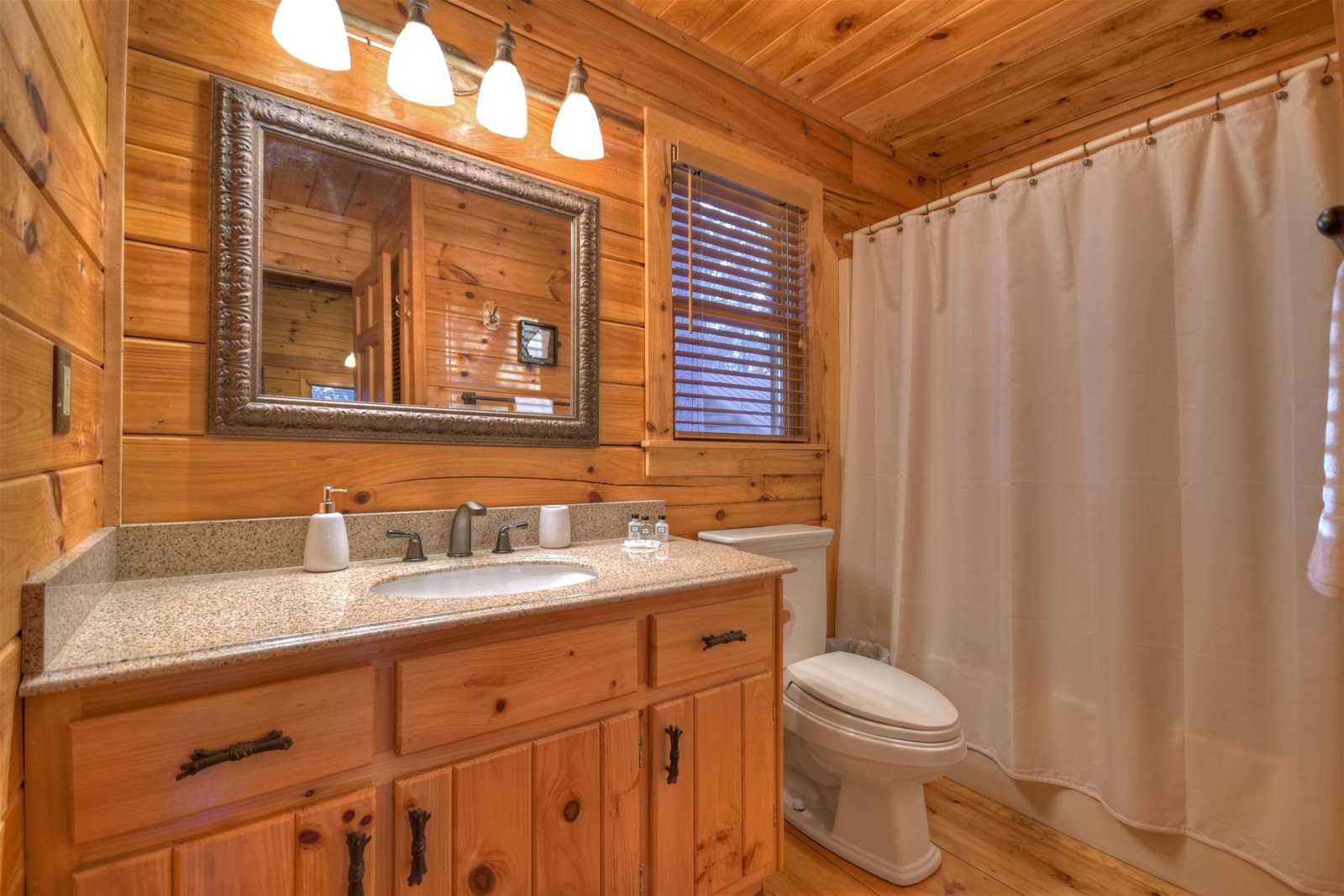 Blue Lake Cabin in Blue Ridge North GA Cabin Rental