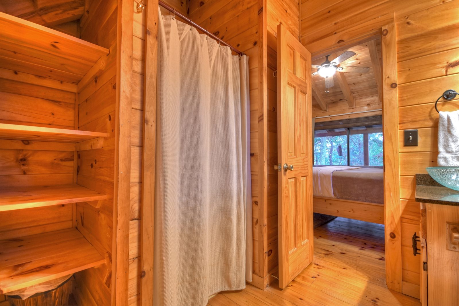 Blue Lake Cabin in Blue Ridge North GA Cabin Rental
