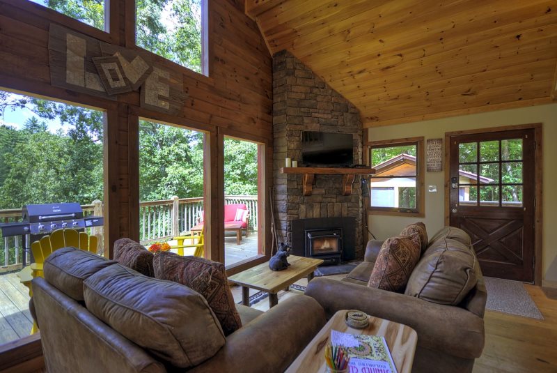 Toccoa Mist in Blue Ridge - North Georgia Cabin Rental