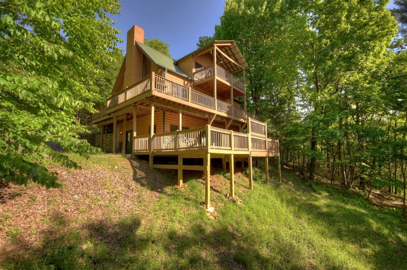 Dancing Bear In Blue Ridge North Ga Cabin Rental