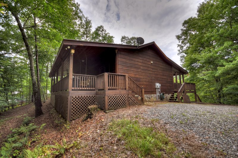 Ole Bear Paw Cabin in Blue Ridge - North GA Cabin Rental