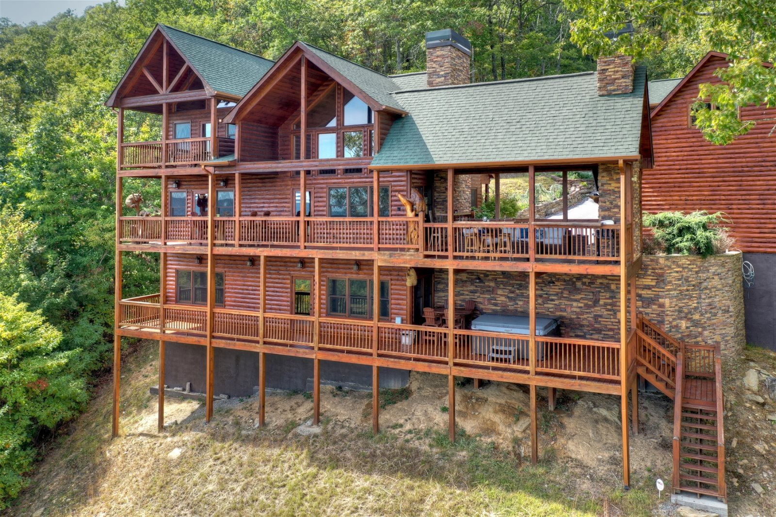 Grand Bluff Retreat - North GA Cabin Rental