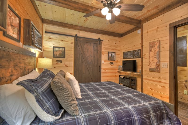 The Bears Den in Blue Ridge - North GA Cabin Rental