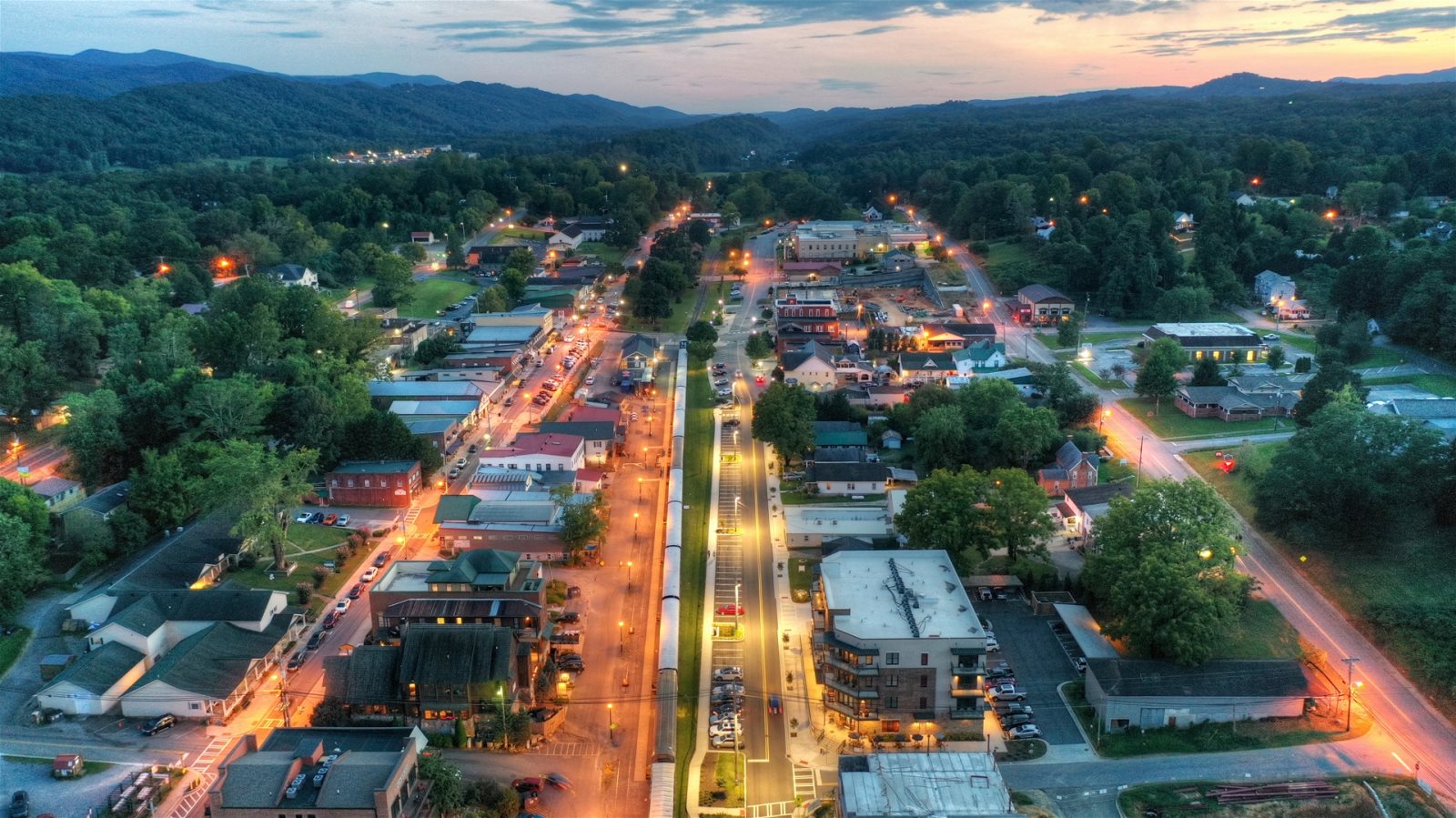 Martini Mountain Downtown 2 Bedroom Vacation Rental in Downtown Blue