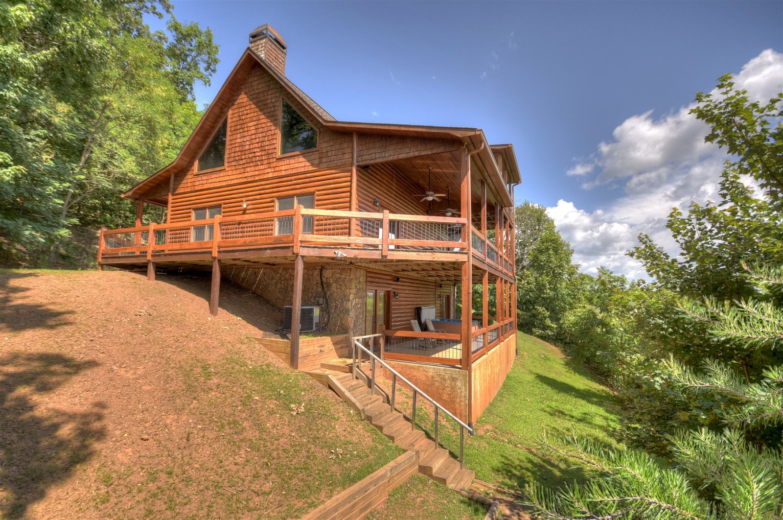 Above Raven Ridge in Blue Ridge North GA Cabin Rental