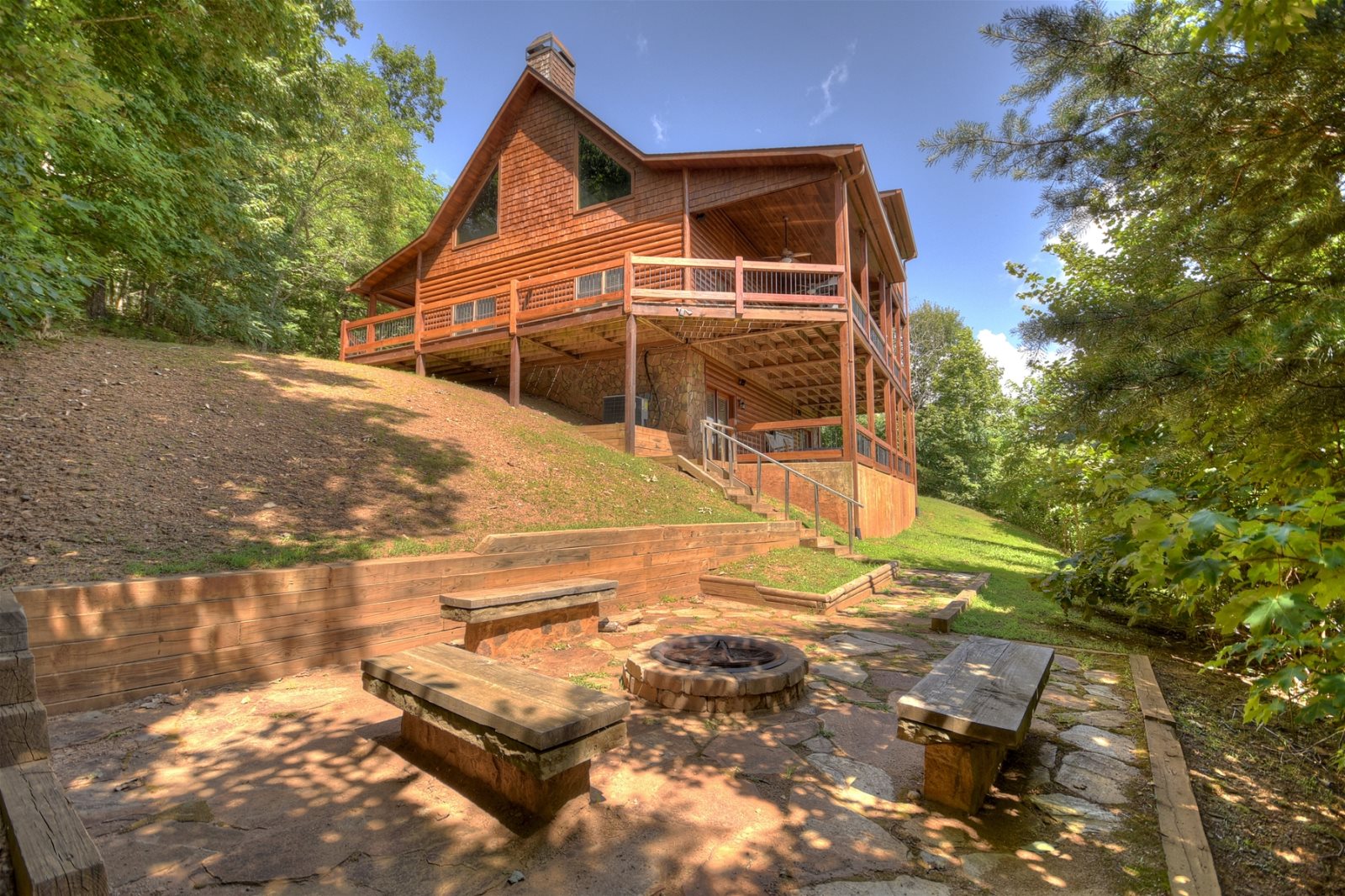 Above Raven Ridge in Blue Ridge North GA Cabin Rental
