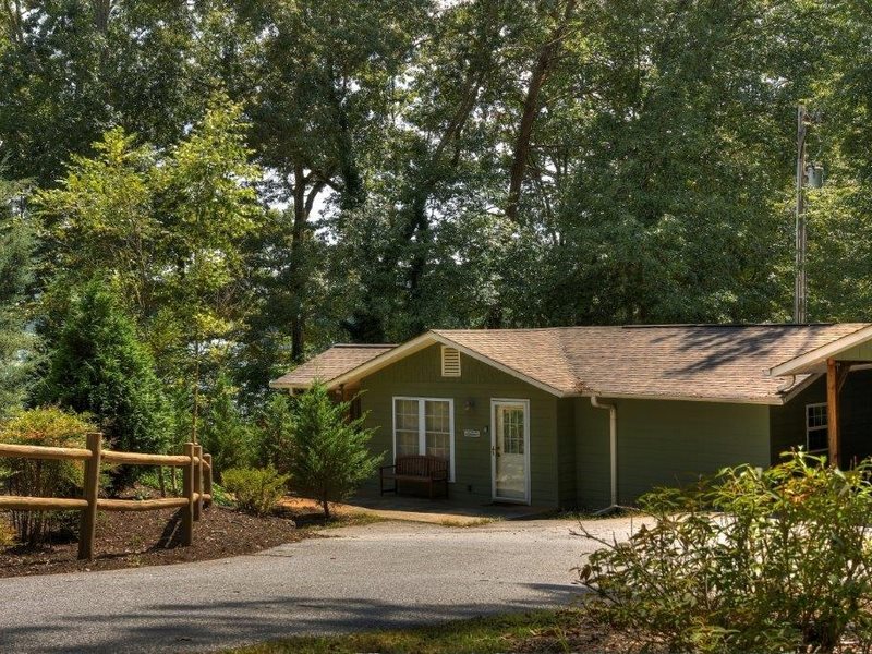 Blue Ridge Lake Retreat Vacation Rental on Lake Blue Ridge