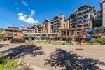 Summer Plaza View - Solaris Residences Vail 