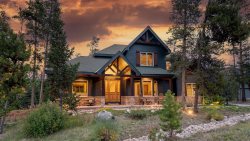 Breckenridge CO | The Breck Haus | 6 Bedroom Private Home