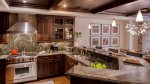 Gourmet fully equipped kitchen