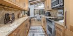 Gourmet fully equipped kitchn