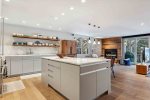 Gourmet Fully Equipped Kitchen