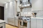 Gourmet Fully Equipped Kitchen